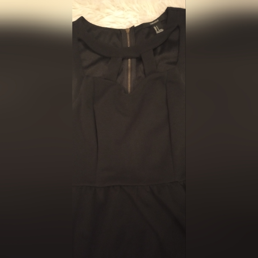 Dress - Picture 2 of 5